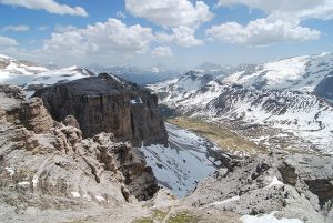 640px-dolomites_cablecar_view_2009